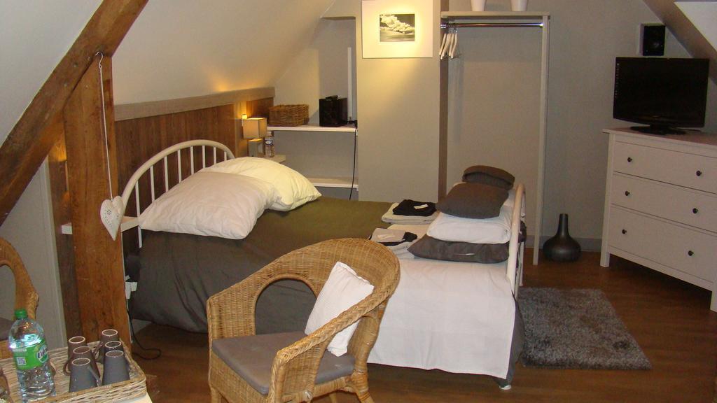 Gite De La Cour Campandré-Valcongrain Habitación foto